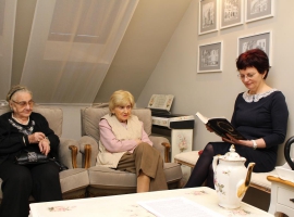 Dnia 17 lutego 2016 r. drugi rozdział powieści przeczytała Józefa Kujawa - wieloletni pracownik naszego Domu. 